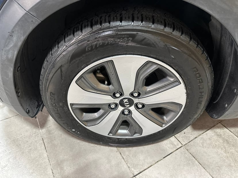 2019 Kia Niro - Image 3