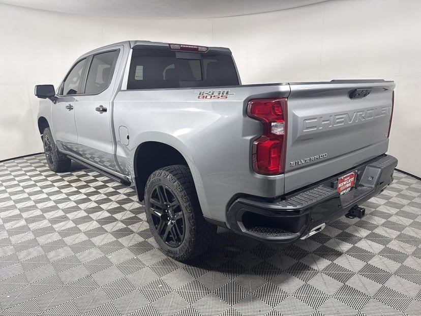 2024 Chevrolet Silverado 1500 - Image 3