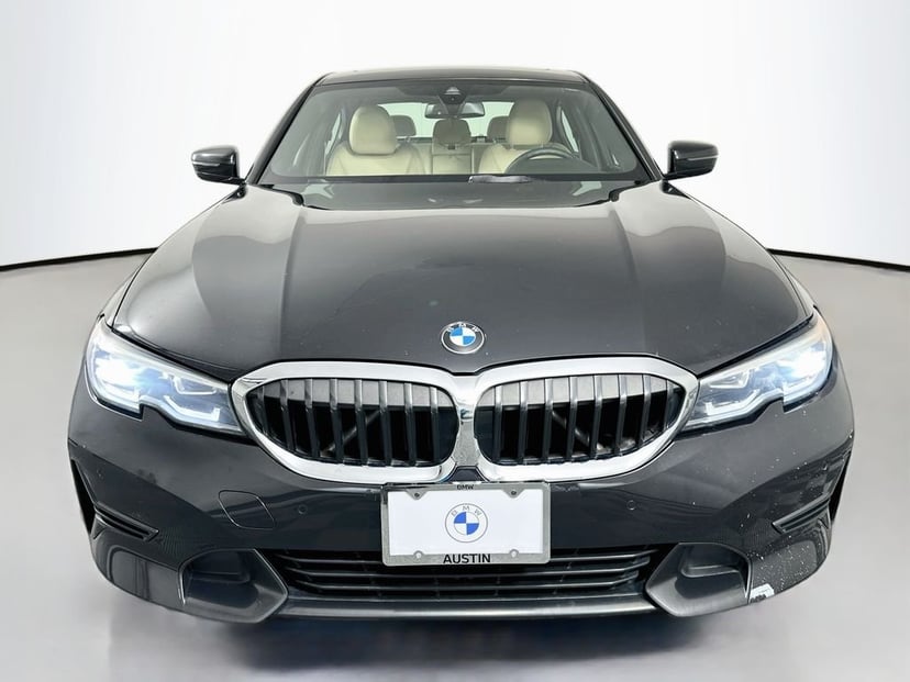 2022 BMW 3 Series - Image 3