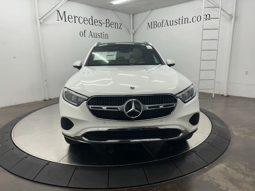 2027 Mercedes-Benz GLC - Image 3