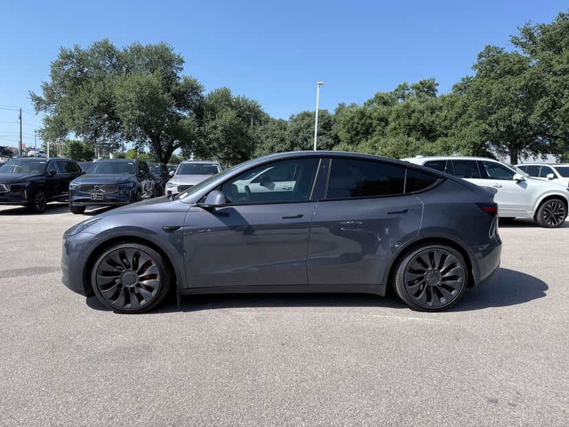 2022 Tesla Model Y - Image 2