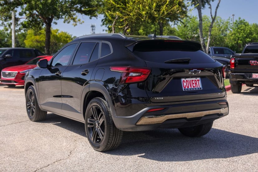 2025 Chevrolet Trax - Image 3