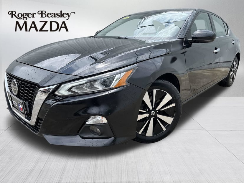 2020 Nissan Altima - Image 1