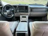2002 Chevrolet Suburban - Preview 10