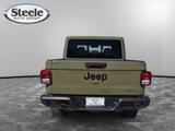 2026 Jeep Gladiator - Preview 3