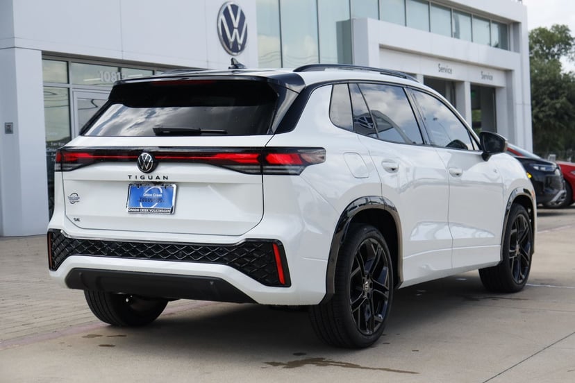 2026 Volkswagen Tiguan - Image 3