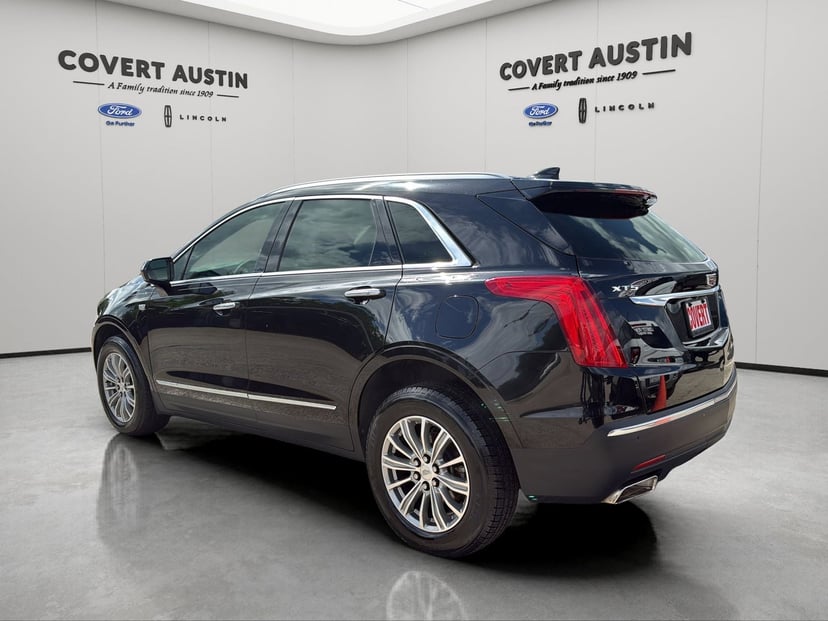 2017 Cadillac XT5 - Image 2
