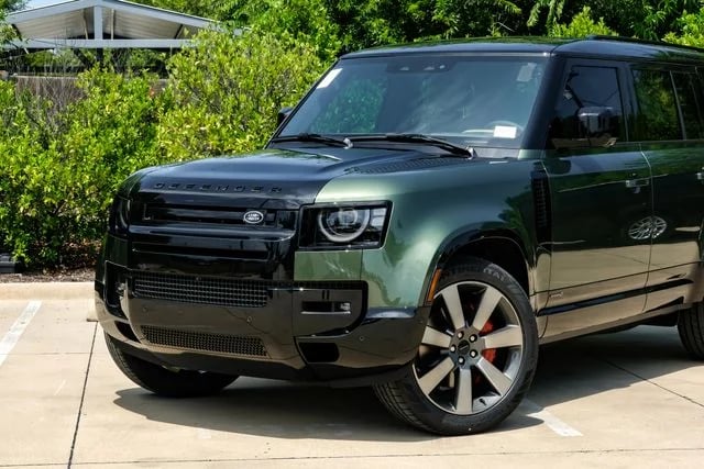 2026 Land Rover Defender - Image 2