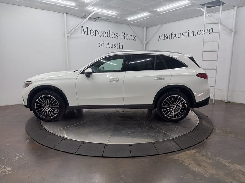 2026 Mercedes-Benz GLC - Image 3