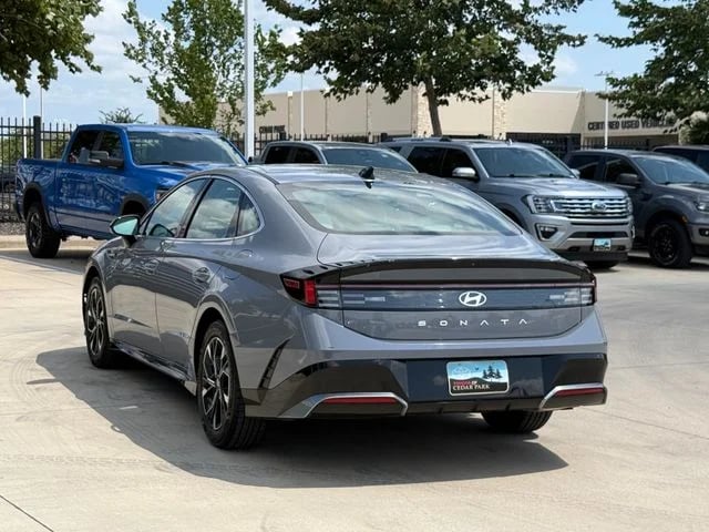 2024 Hyundai Sonata - Image 2
