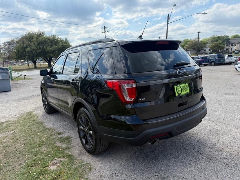 2019 Ford Explorer - Image 3