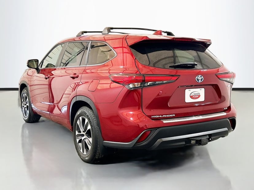 2023 Toyota Highlander - Image 3