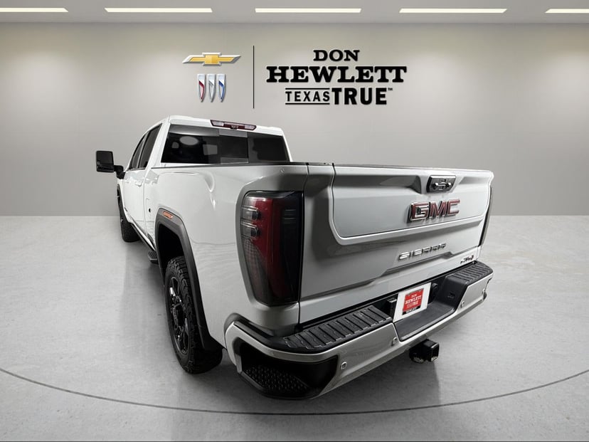 2025 GMC Sierra 3500 HD - Image 2