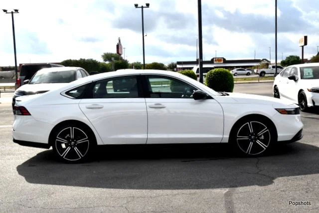 2025 Honda Accord Sedan HYBRID SPORT 4D Sedan Platinum White Pearl - Image 1