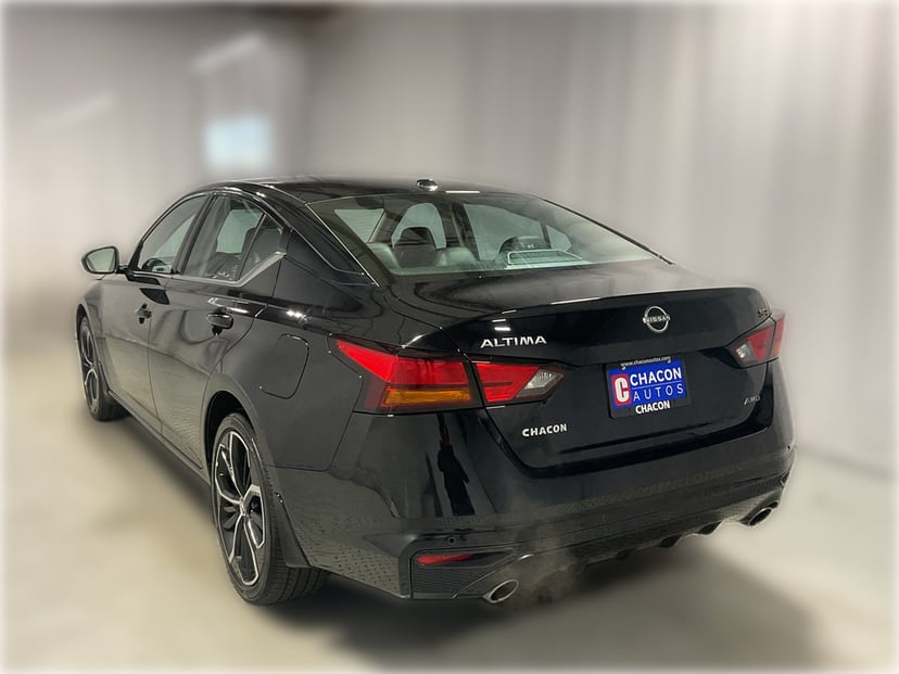 2025 Nissan Altima - Image 2