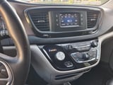 2017 Chrysler Pacifica - Preview 9