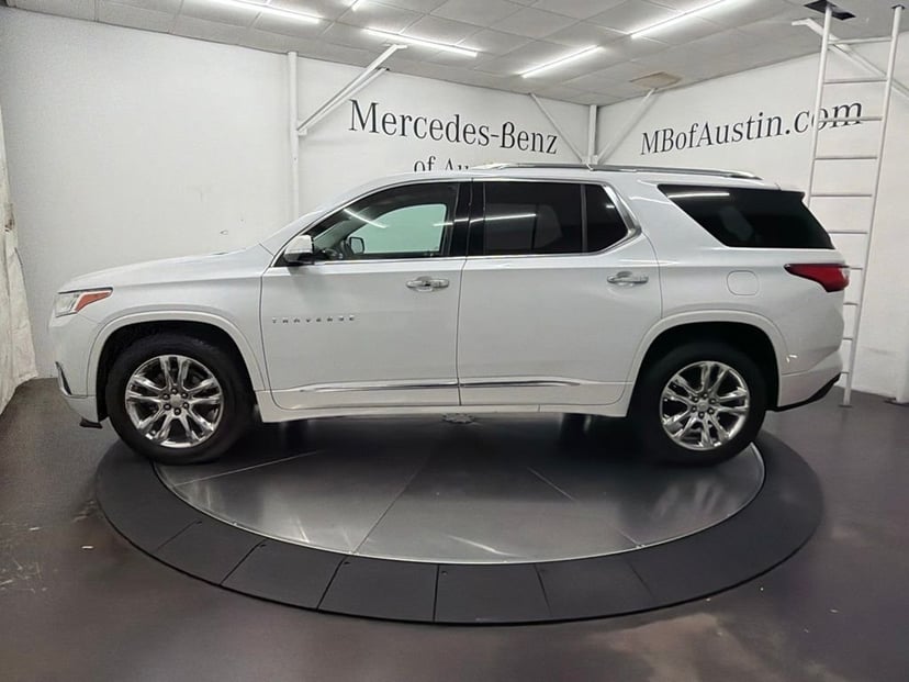 2019 Chevrolet Traverse - Image 2