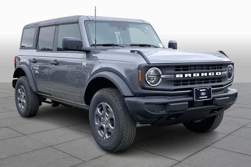 2026 Ford Bronco - Image 2