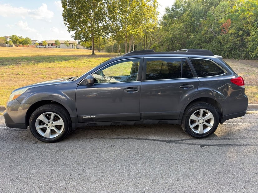 2014 Subaru Outback - Image 1