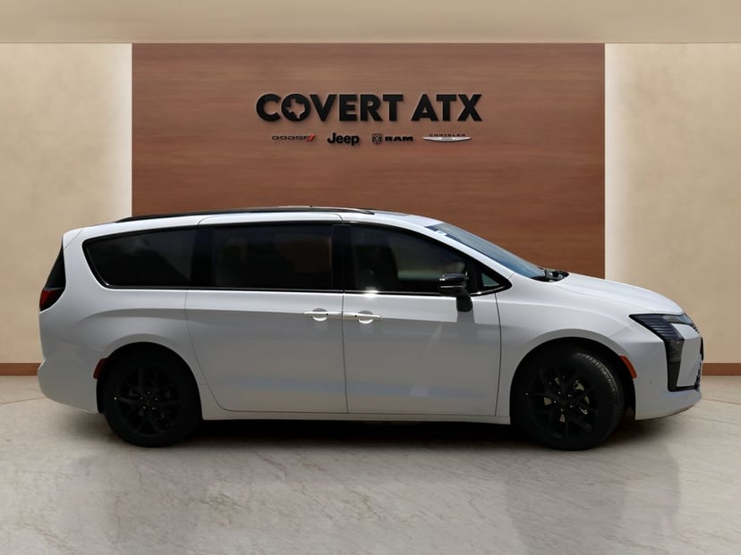 2027 Chrysler Pacifica - Image 3
