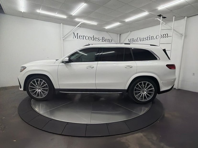 2026 Mercedes-Benz GLS - Image 2
