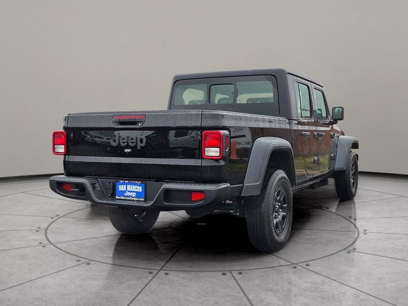 2026 Jeep Gladiator - Image 3