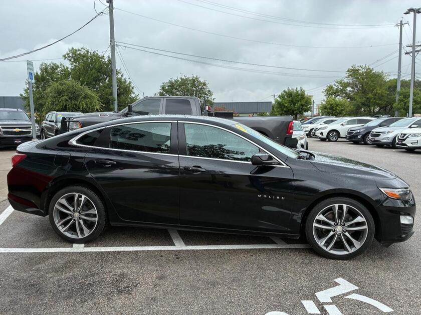 2021 Chevrolet Malibu - Image 2