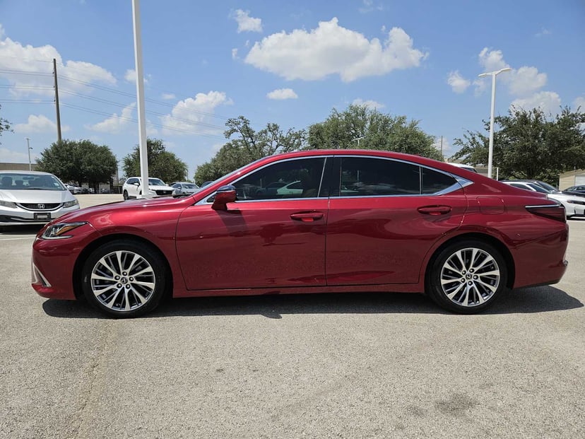 2019 Lexus ES - Image 2