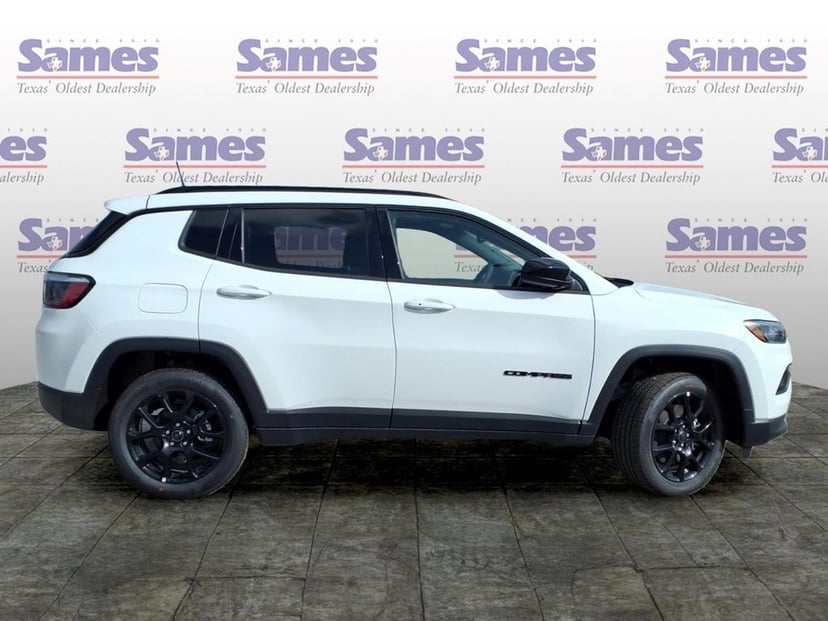 2026 Jeep Compass - Image 3