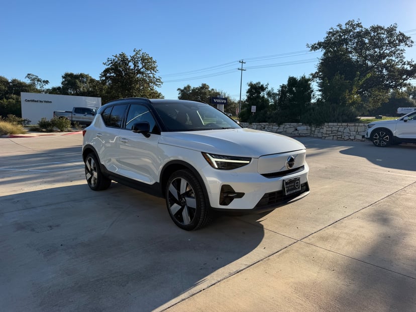 2023 Volvo XC40 Recharge - Image 1
