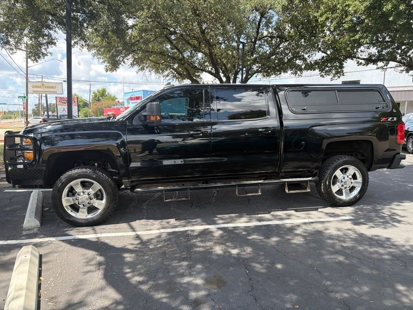 2019 Chevrolet Silverado - Image 2