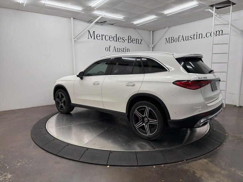 2026 Mercedes-Benz GLC - Image 2