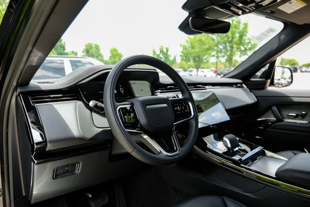 2026 Land Rover Range Rover Sport - Image 3