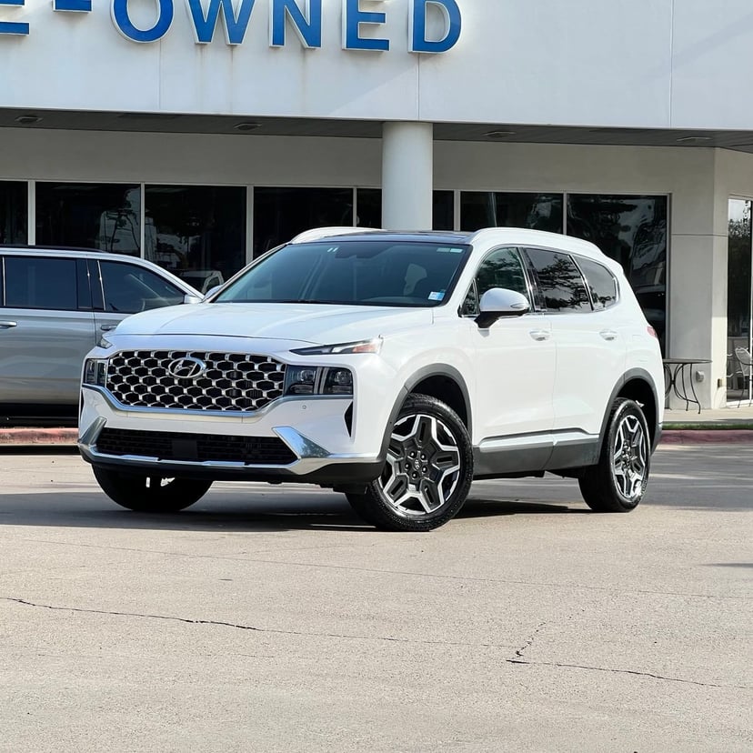 2023 Hyundai Santa Fe - Image 2