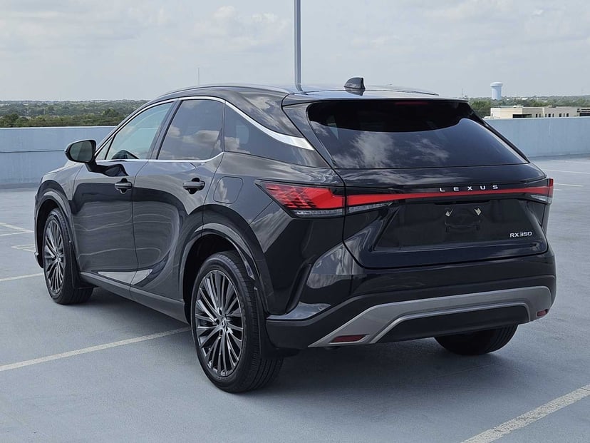 2023 Lexus RX - Image 3