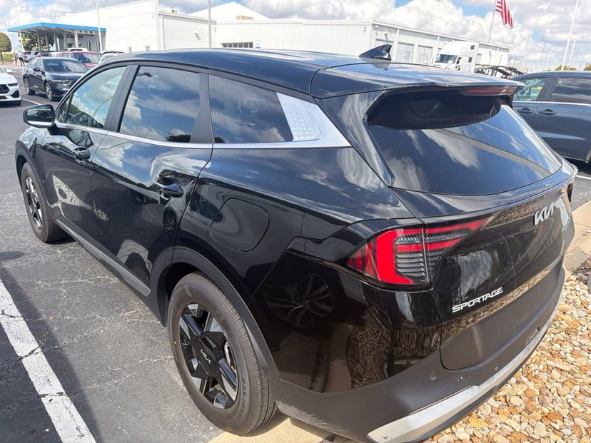 2026 Kia Sportage - Image 1