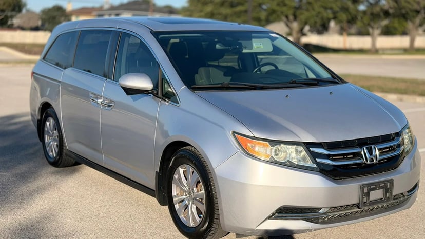 2015 Honda Odyssey - Image 1