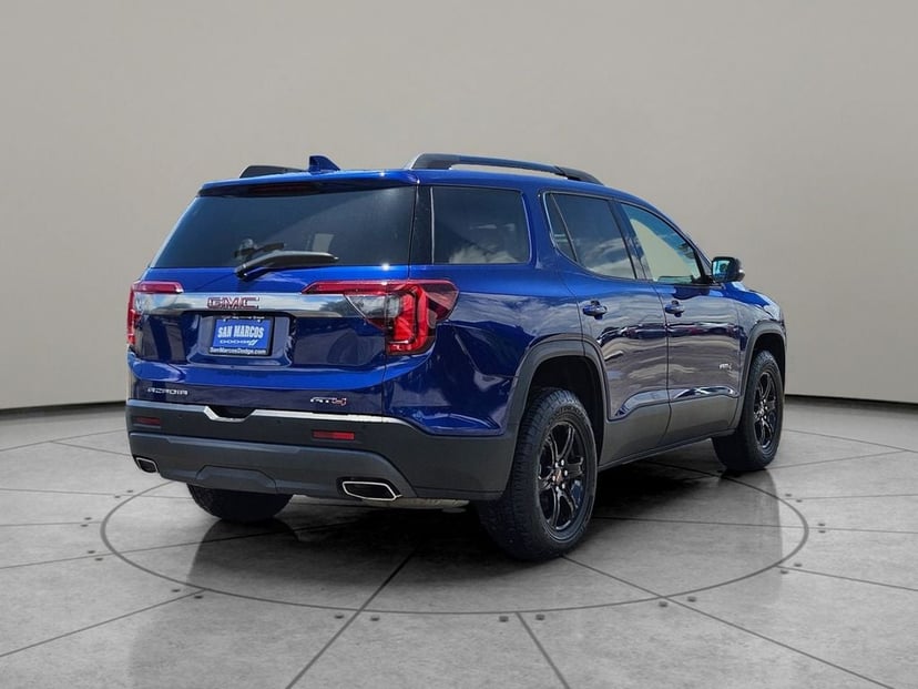 2023 GMC Acadia - Image 3