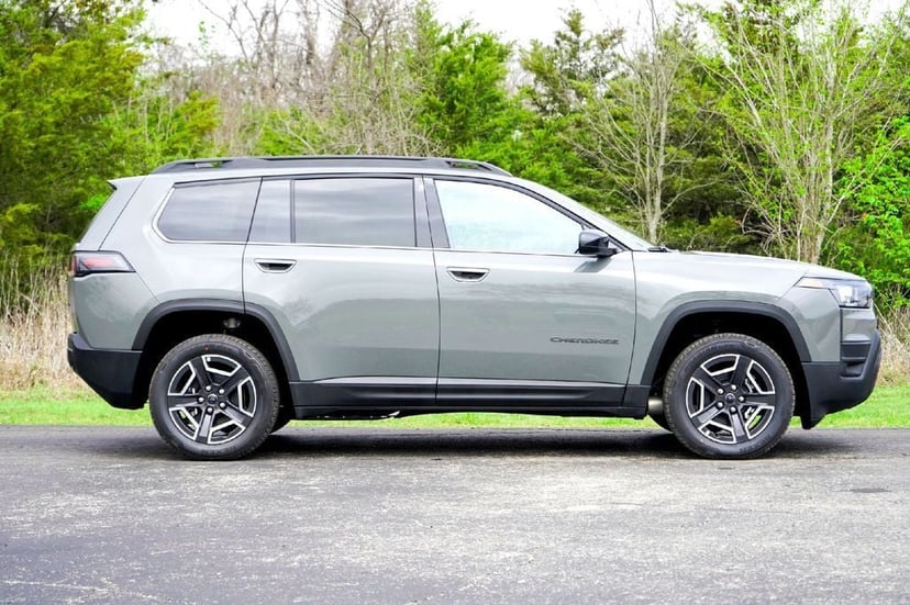 2026 Jeep Cherokee - Image 3