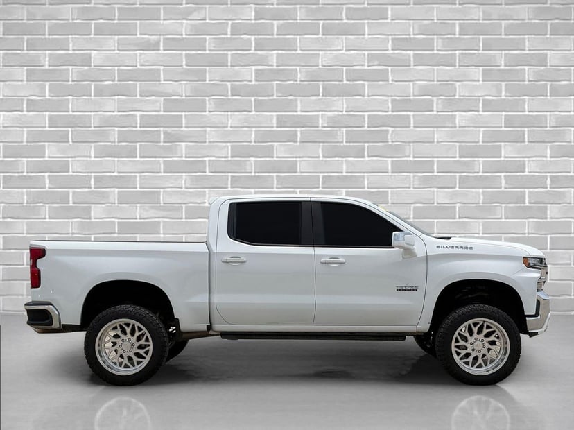 2020 Chevrolet Silverado - Image 3
