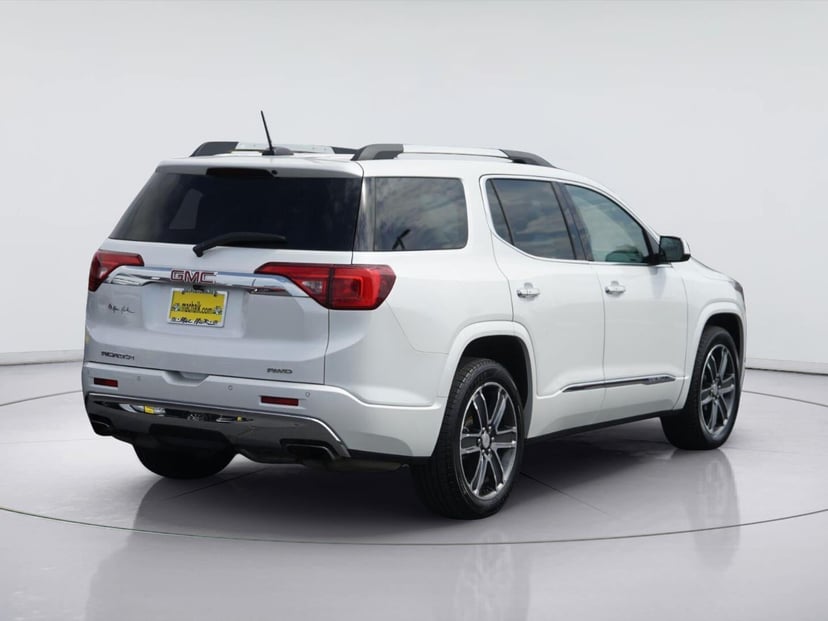 2018 GMC Acadia - Image 3