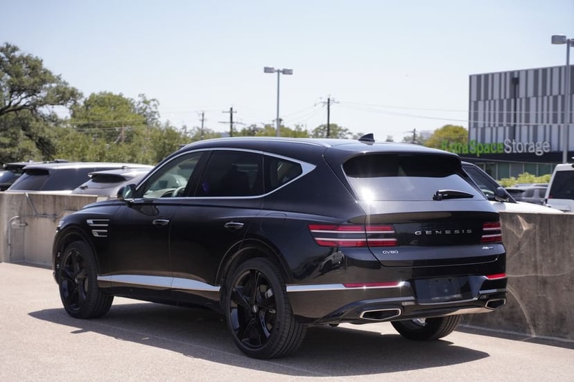 2023 Genesis GV80 - Image 3