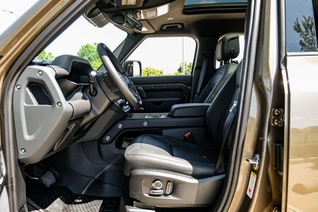 2026 Land Rover Defender - Image 3