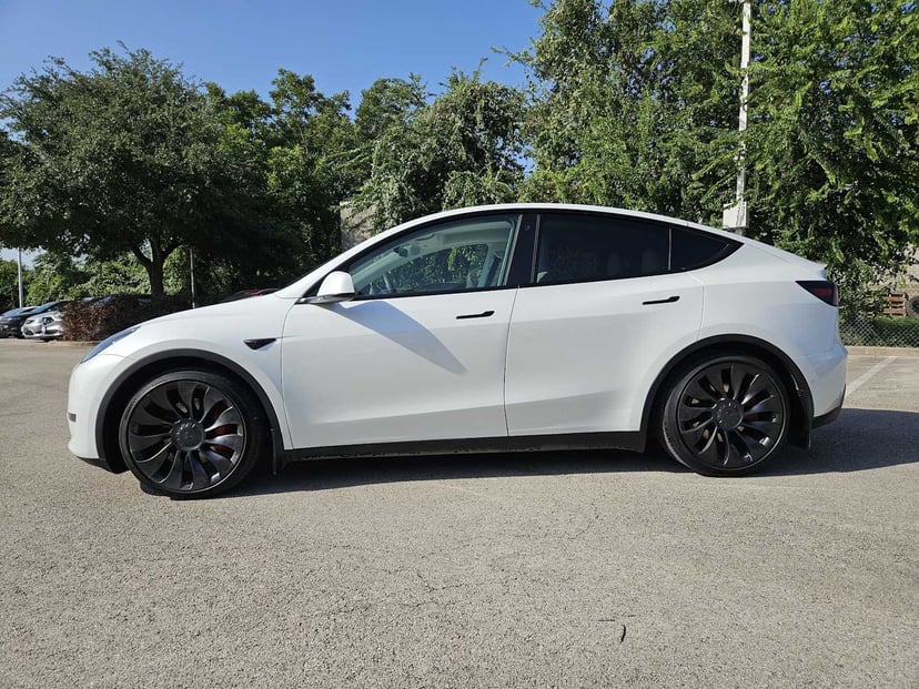 2022 Tesla Model Y - Image 2