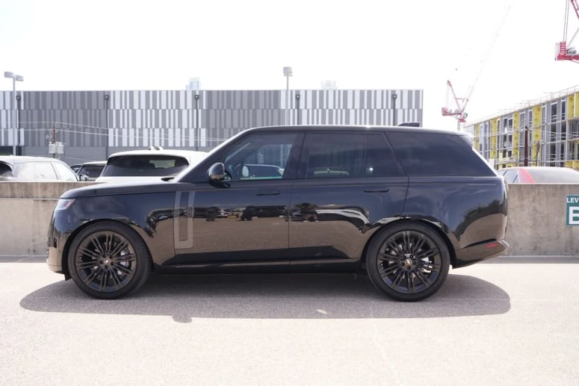 2025 Land Rover Range Rover - Image 2