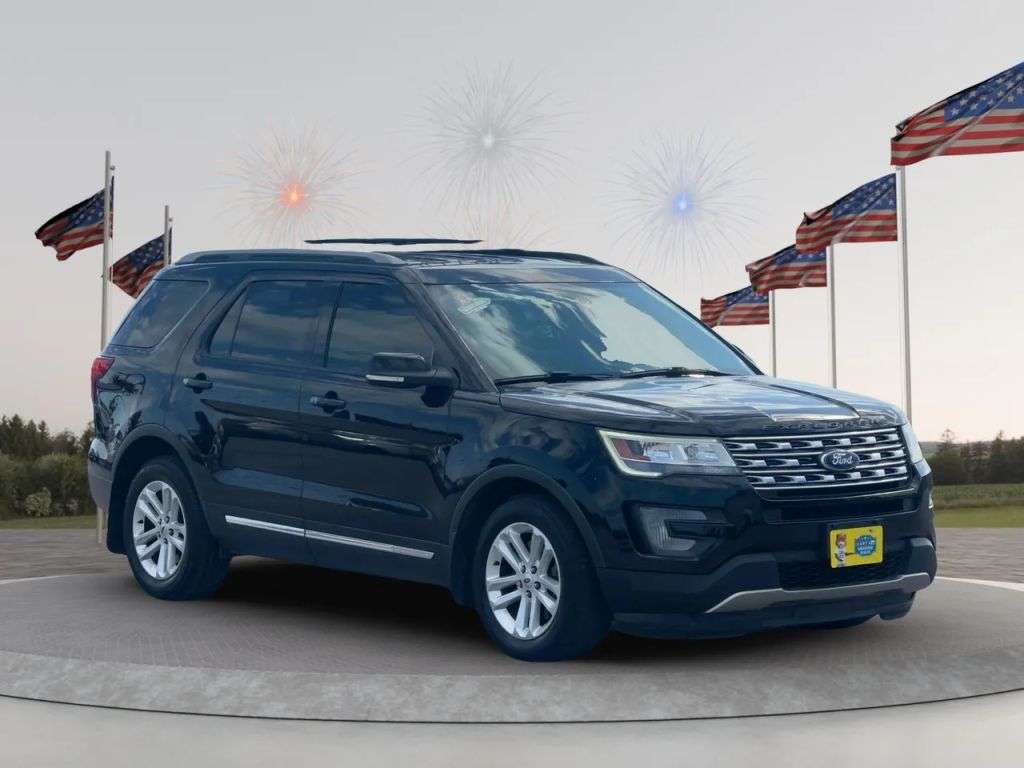 2017 Ford Explorer - Image 1