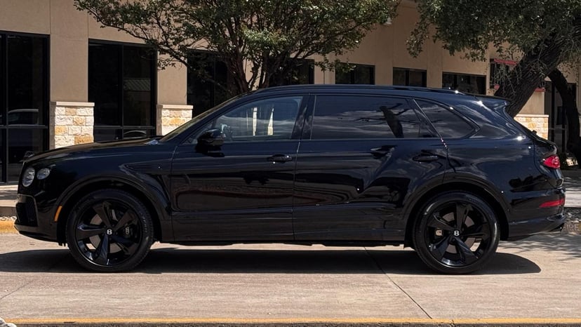 2024 Bentley Bentayga - Image 3