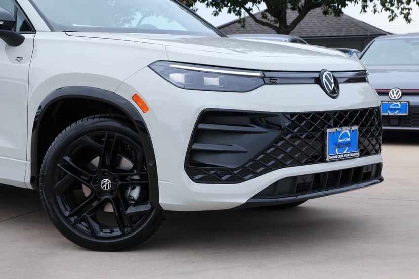 2026 Volkswagen Tiguan - Image 1