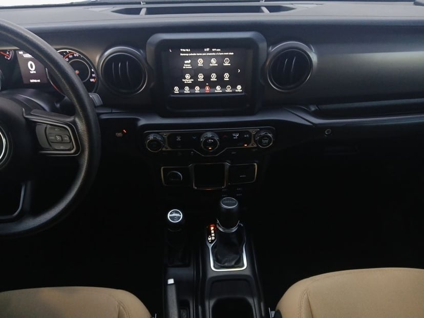2023 Jeep Gladiator - Image 3