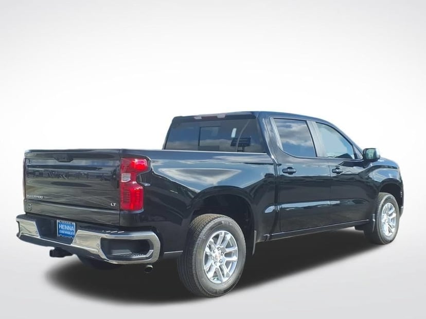2026 Chevrolet Silverado 1500 - Image 3